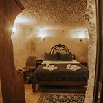 Vintage Cave House Szálloda 3*