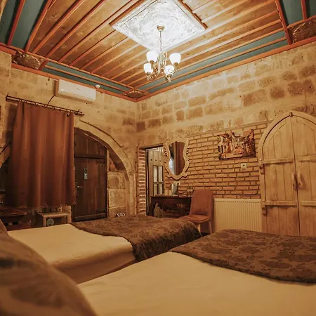Vintage Cave House 2*